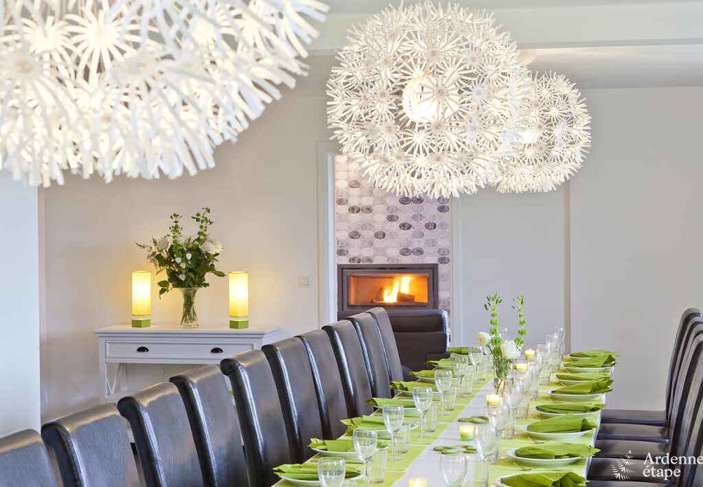 FS4-Luxury-villas-105136-02-Saint-Hubert-dining-room-1460083-1L