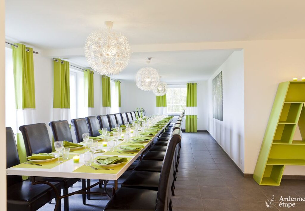 FS4-Luxury-villas-105136-02-Saint-Hubert-dining-room-1460092-1L